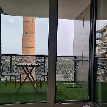 Waterfront River View Апартаменты *